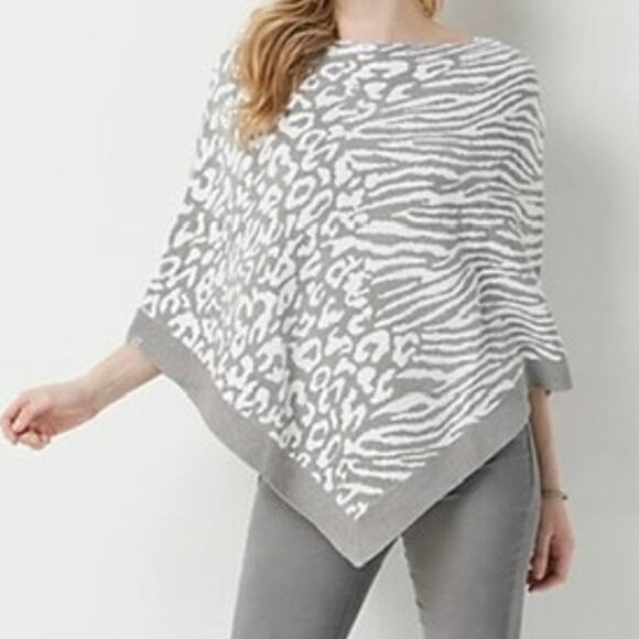 Barefoot Dreams Dove Gray Print CozyChic Ultra Lite Ocean Breeze Sweater Poncho - Picture 6 of 9